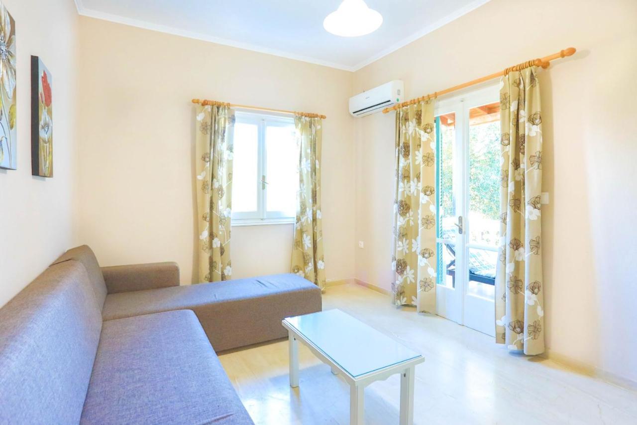 Villa Kiki Agios Spyridon  Buitenkant foto